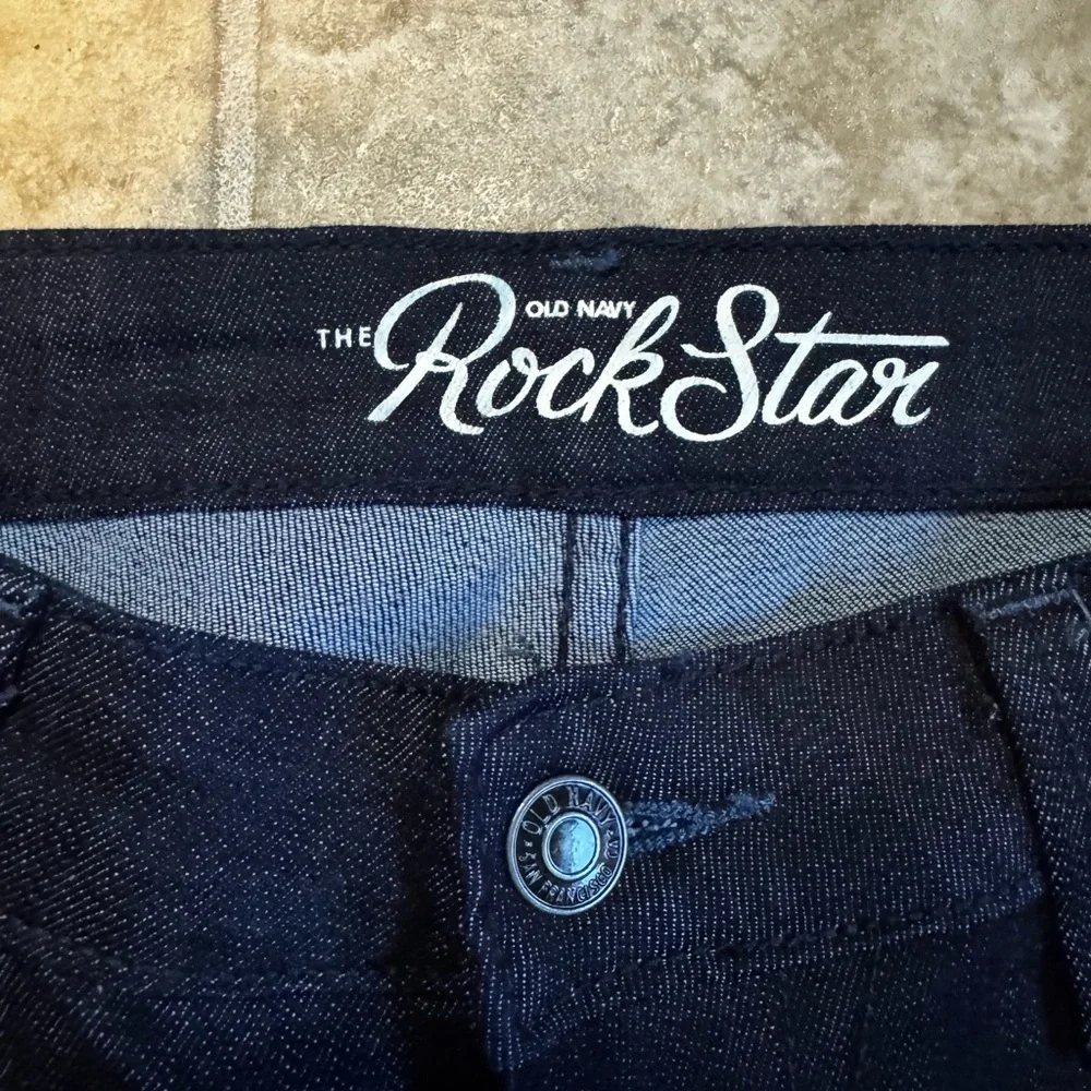 Old Navy RockStar Dark Wash Bootcut Jeans Petite Size 10 - Picture 3 of 5